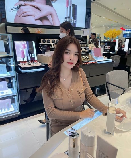 cheating onlyfans pretty photos