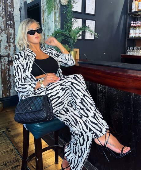 Claudia Valler hot model archive