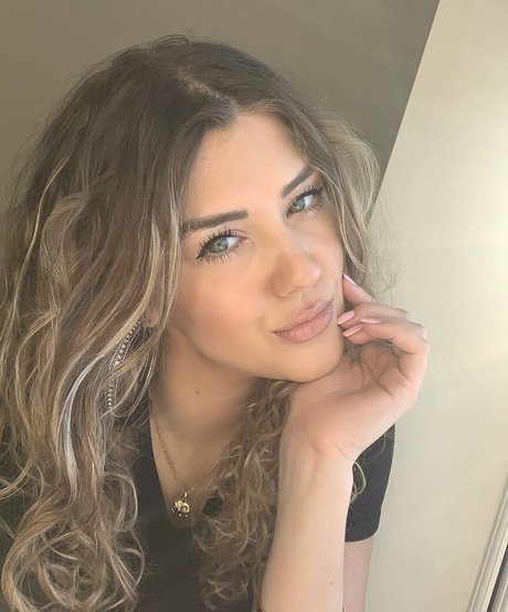 Claudia Valler nude star galleries