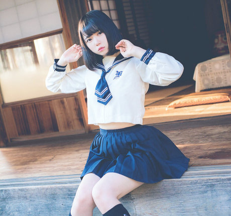 InterneCHUidol model nudes photos