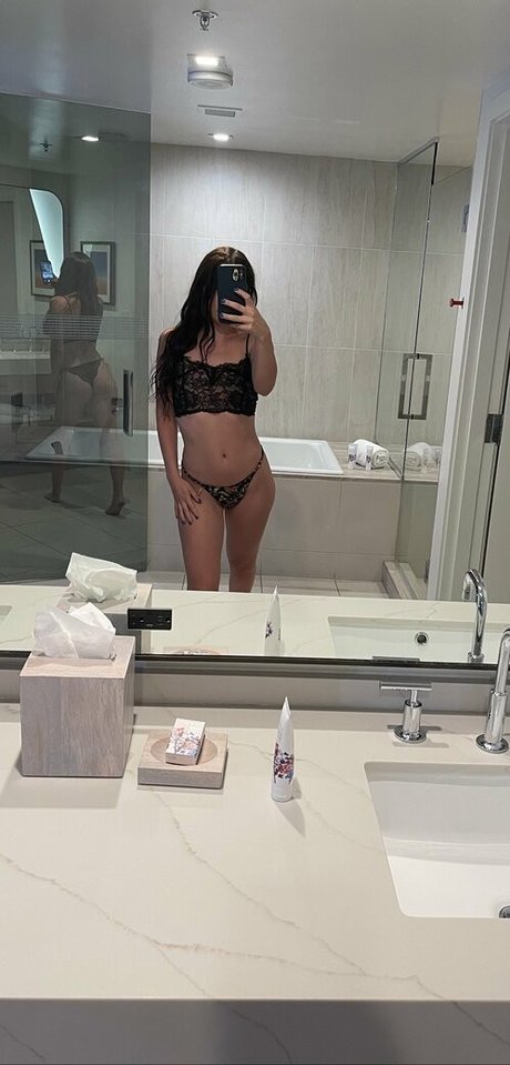 NeverSatisfiedXO hot actress photo