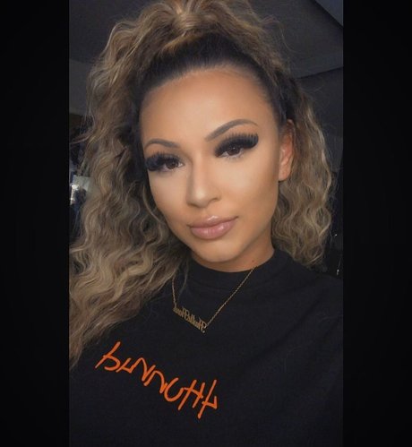 Hustle23hard pornstar naked images