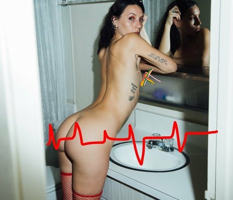 Prettiest please pornstar sexy photos