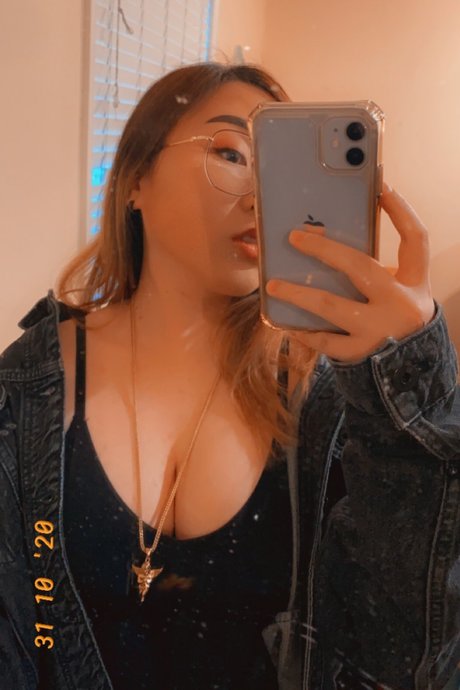 Hentai Waifu model hd pics