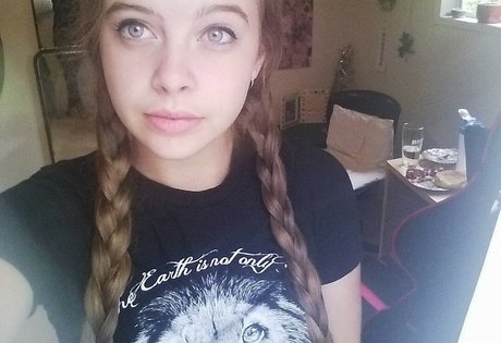 Alildore pornstar hot image