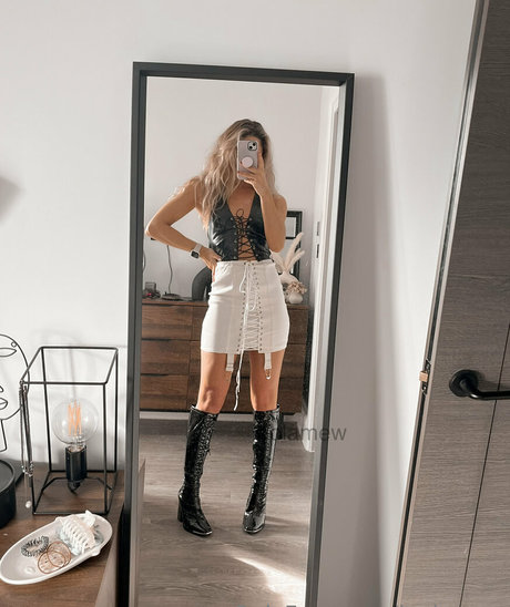 gorgeous milf onlyfans sex picture