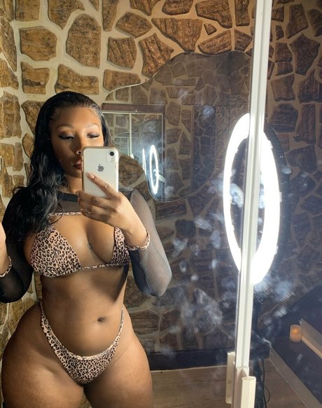 sobomb pornstar nude img