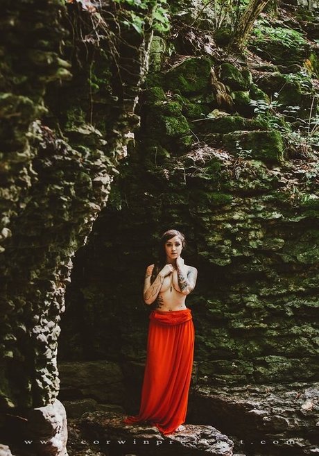 Jaclyn sexy actress pictures