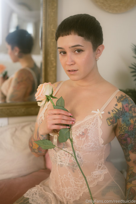 Jaclyn model perfect image