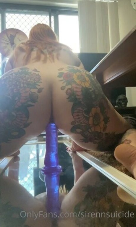 Sirenn Suicide model images