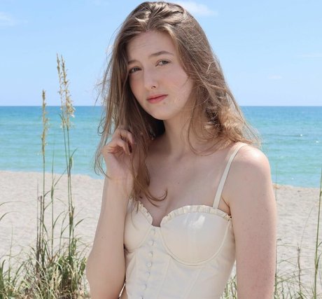 Extraseedless nice pornstar image