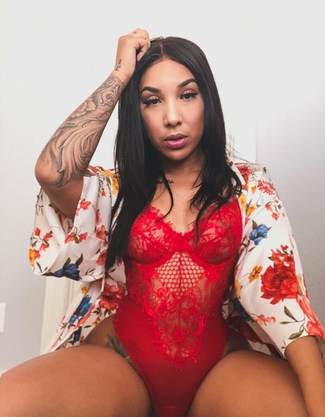 inherbedroomm star nude photo