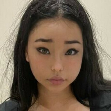 bellagloover erotic actress pic