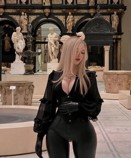 Sayathefox star erotic photo