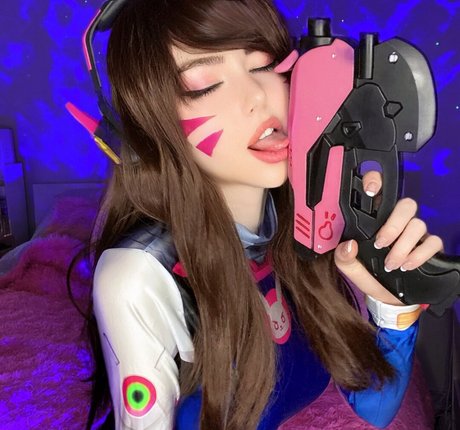 ItsUwUHoney star hot photo