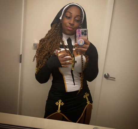 JazzyGunz xxx model photo