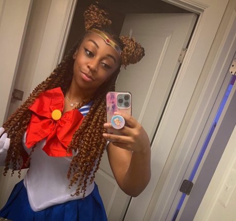 JazzyGunz pretty model picture