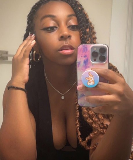 JazzyGunz model erotic img