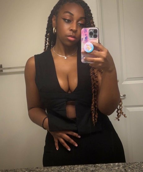 JazzyGunz naked actress picture