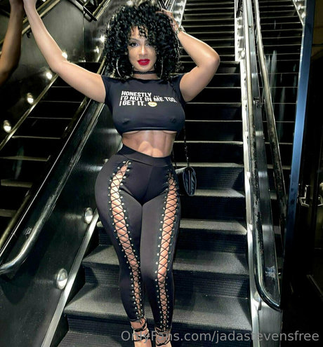 realaimeeo model adult image