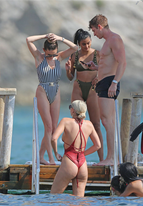 Amber Davies free star image