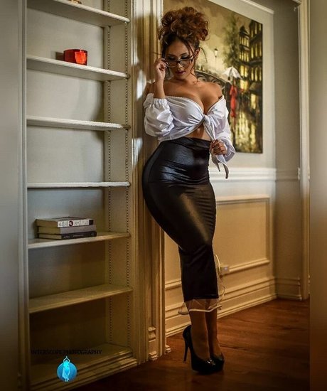 Ela Pasion art star image