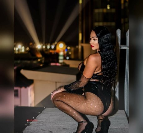 Reign Chaos porn star galleries