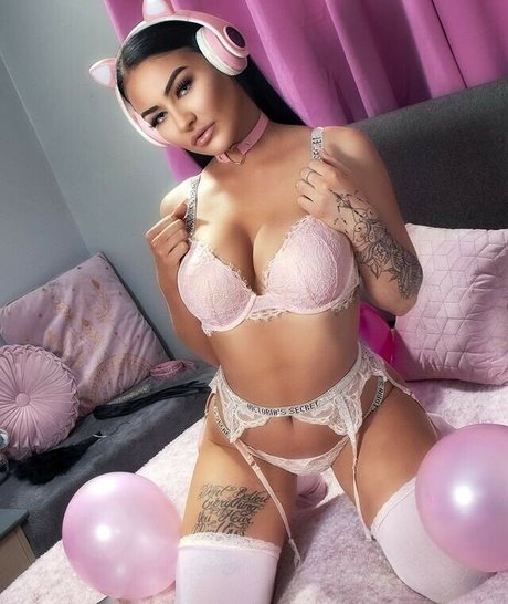 Reign Chaos star beautiful pics