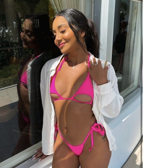 Eblys Mendoza exclusive pornstar archive