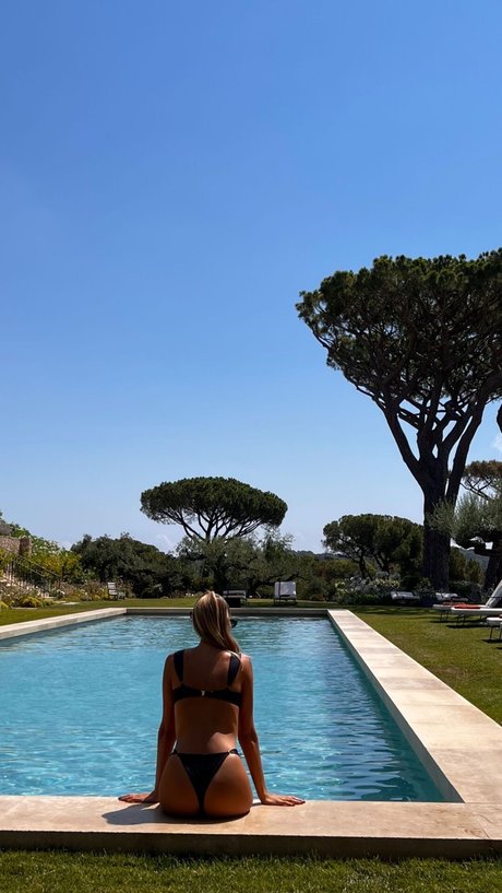 Viky Varga pornstar art picture