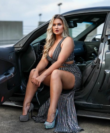 Savanah Mae Thompson model high quality pics