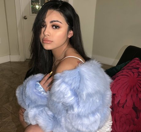 beautiful teen onlyfans sexy images