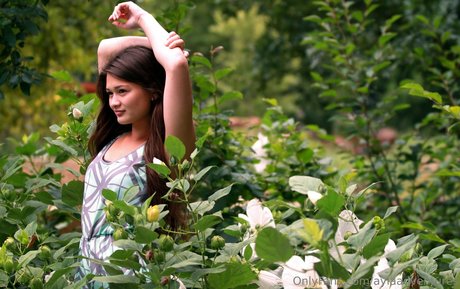 aylaadventures model top image