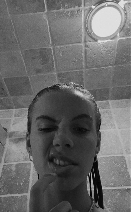 Anna Shumate pornstar hd gallery