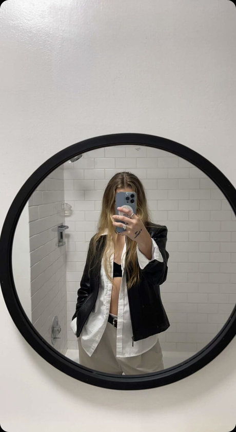 Anna Shumate erotic model image