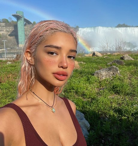 Sab Zada adult actress gallery