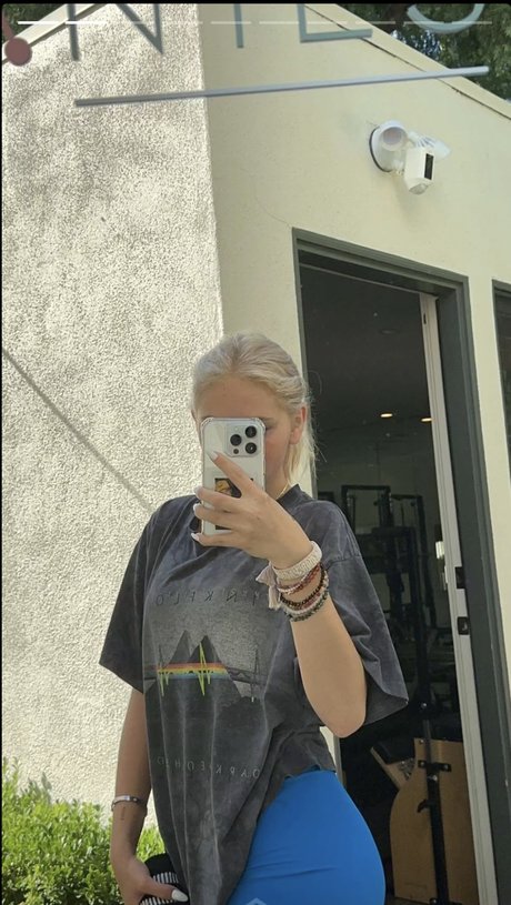 Jordyn Jones porn actress gallery