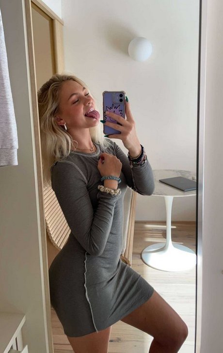 Jordyn Jones sexy star photos