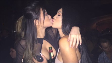 Vicki Li model erotic picture