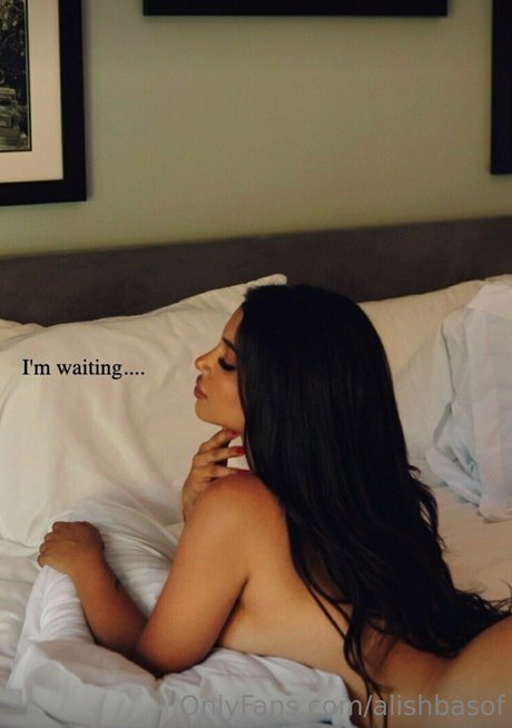 Alishba perfect model image