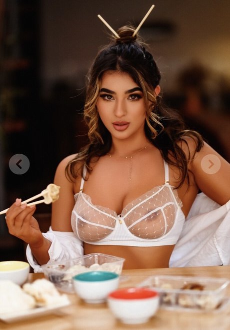 Sarah Compston model naked archive