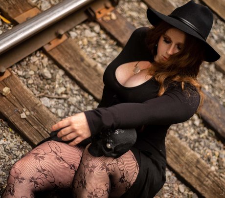 Teddy Souless xxx actress picture