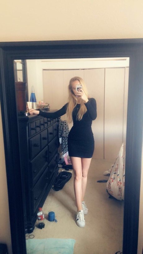 Bella Tha Killa naked pornstar pic