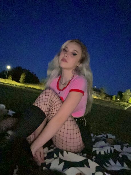 Bella Tha Killa hot model picture