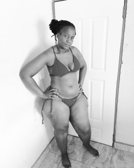 GalCraze sexy actress image