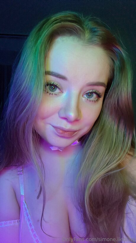 Simunka Show pornstar adult gallery