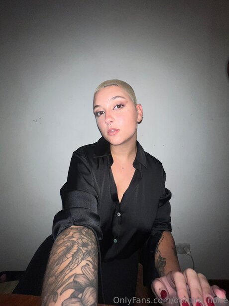 Domira Noire sexy pornstar galleries