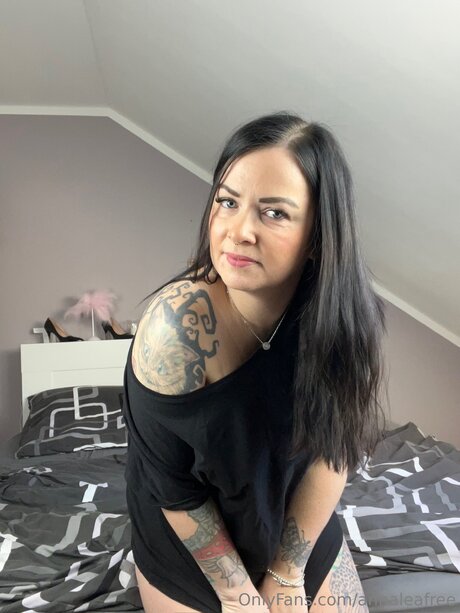 Annaleafree star beautiful pictures