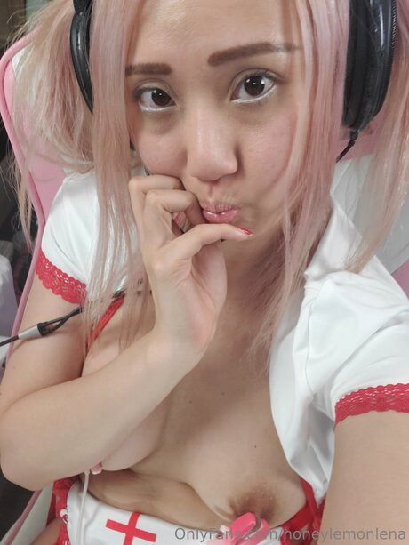 Honeylemonlena erotic star picture