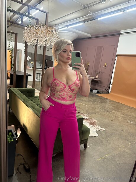 Theemarilynmonhoe hot pornstar photo